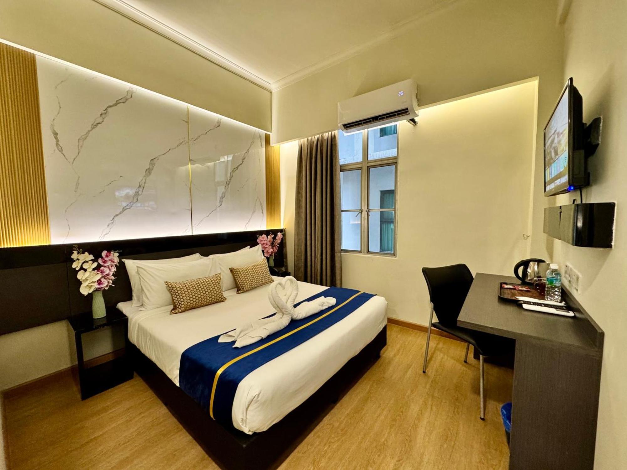 Chinatown Hotel 3*
